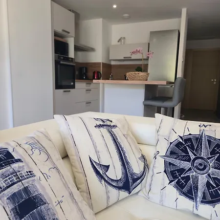 Neuf Et Nouvelle Gestion, Hyper Calme, Vue Superbe Et Nature Daire