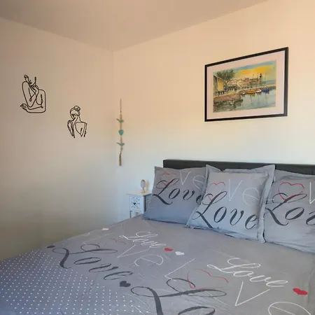 Neuf Et Nouvelle Gestion, Hyper Calme, Vue Superbe Et Nature Daire *